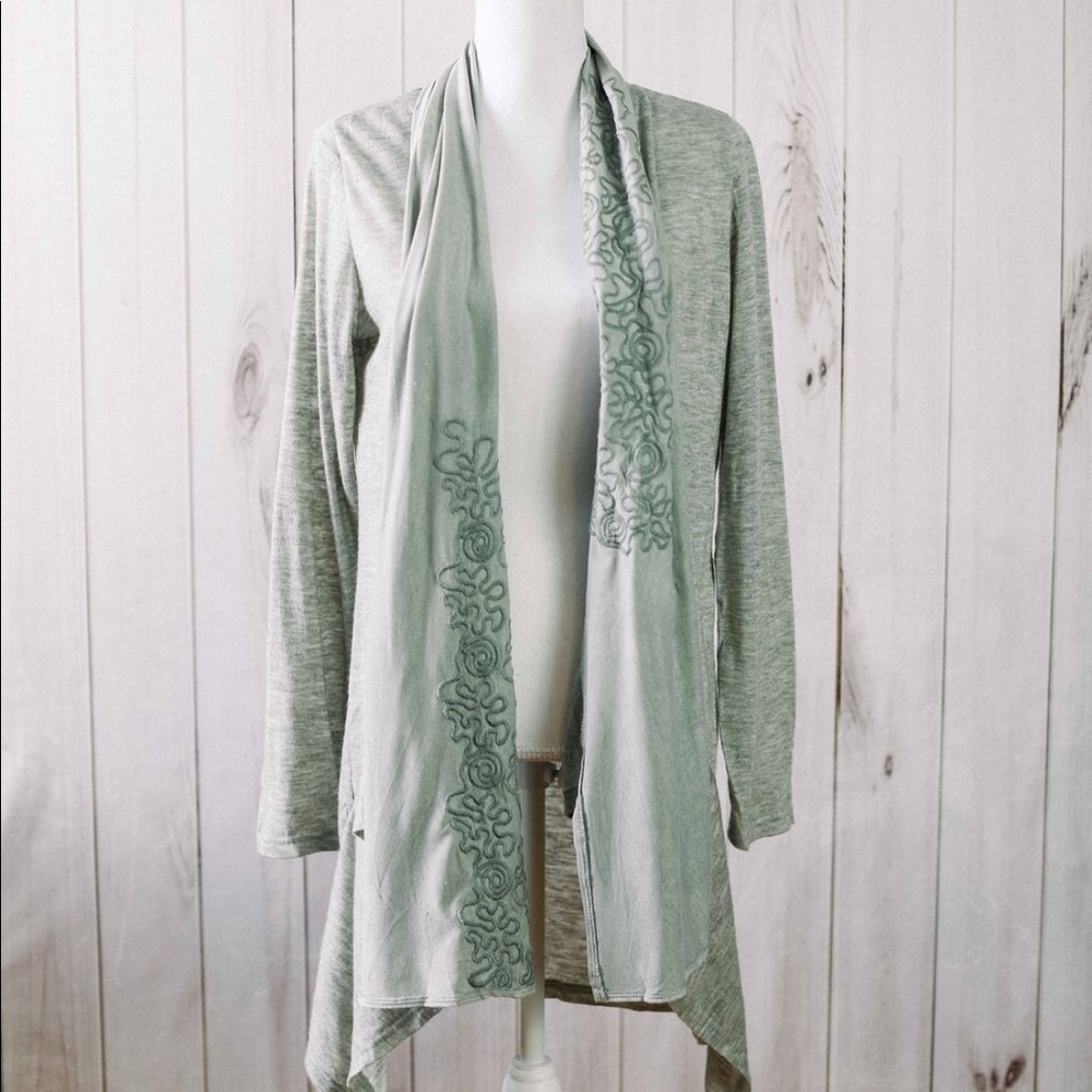 The Autumn Cardigan- grey stitched lightweight - Picture 2 of 9